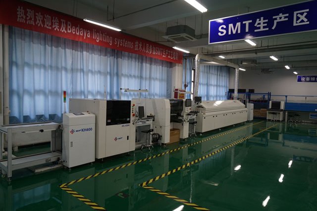 SMT自动生产线.jpg